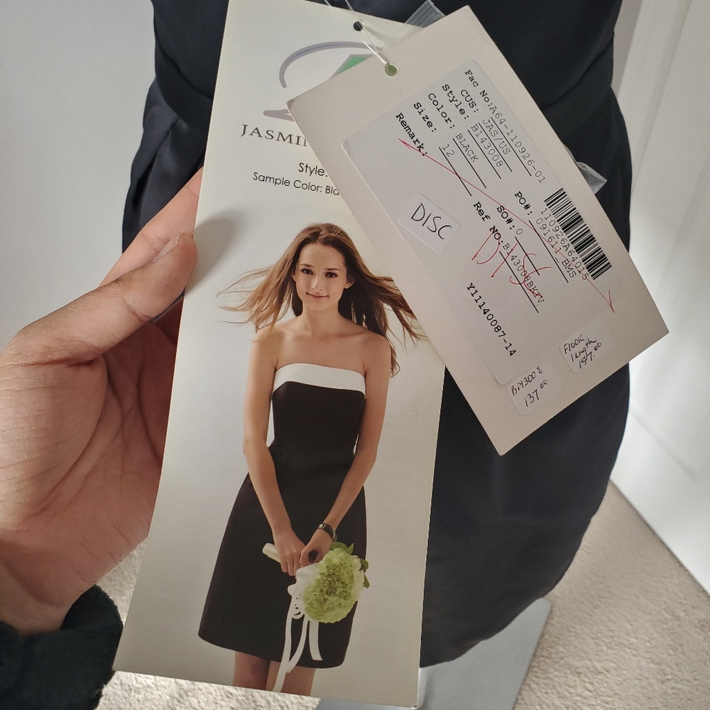Event Dress - Picture 4 of 4